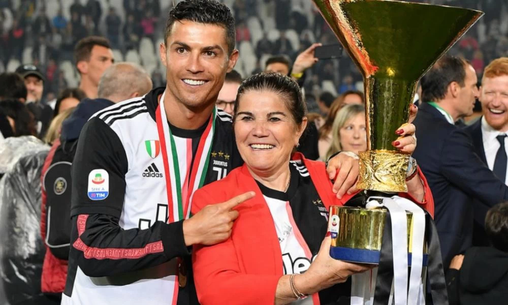 Στο νοσοκομείο με εγκεφαλικό η μητέρα του Κριστιάνο Ρονάλντο